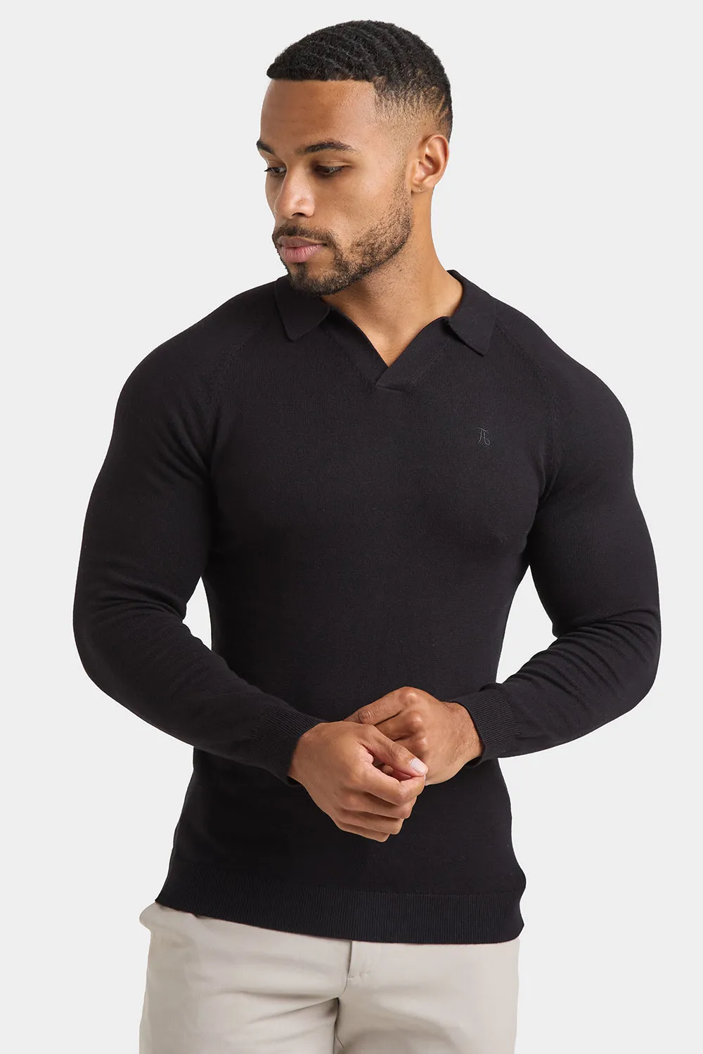 Buttonless Open Collar Knitted Polo Shirt in Black