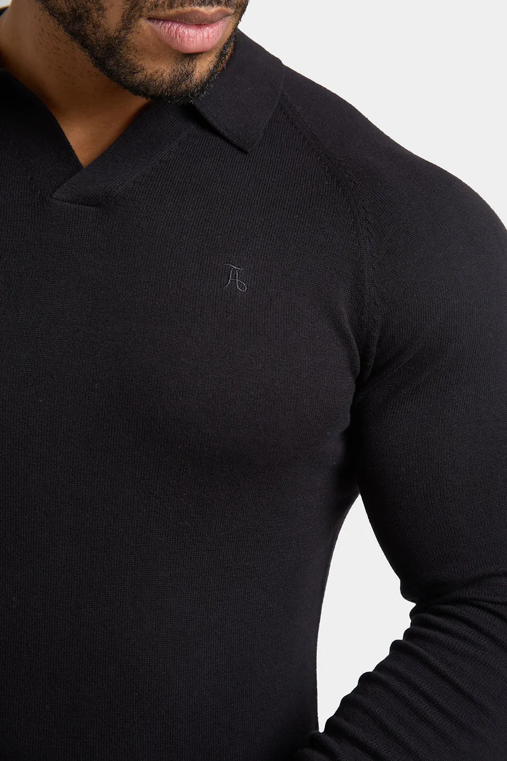 Buttonless Open Collar Knitted Polo Shirt in Black