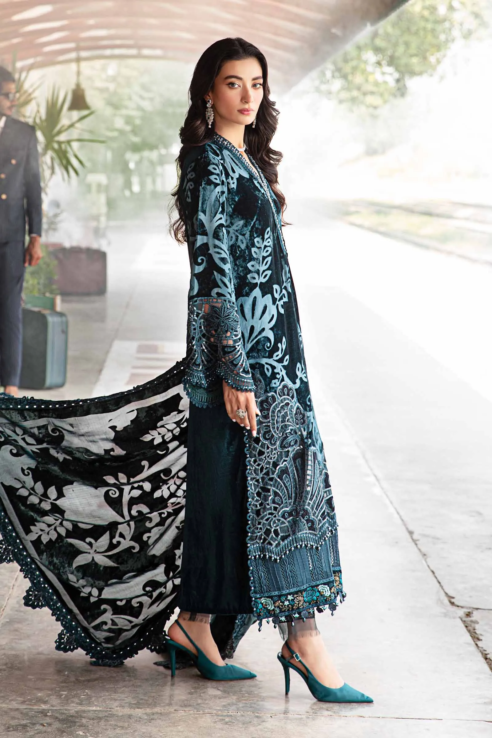 Winter Luxe'24 - 3 Piece Unstitched Embroidered Palachi Suit | DL-1203