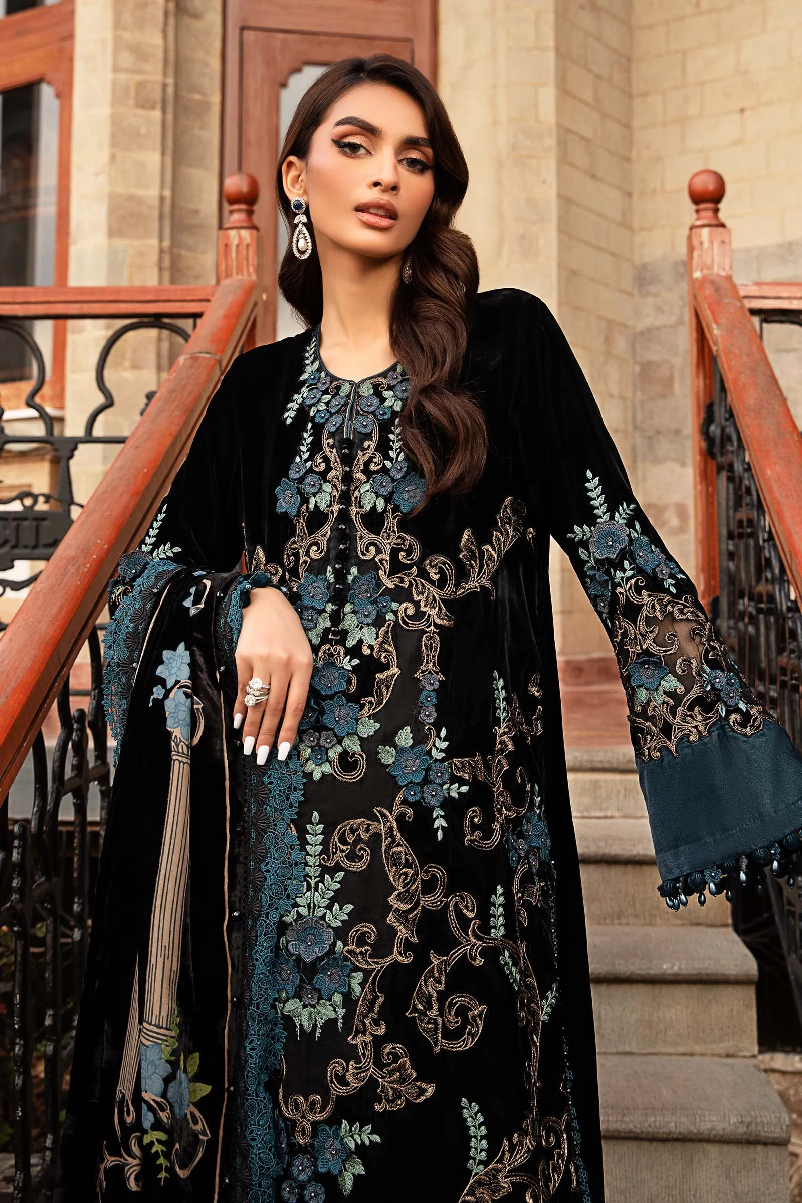 Winter Luxe'24 - 3 Piece Unstitched Embroidered Velvet Suit | DL-1208