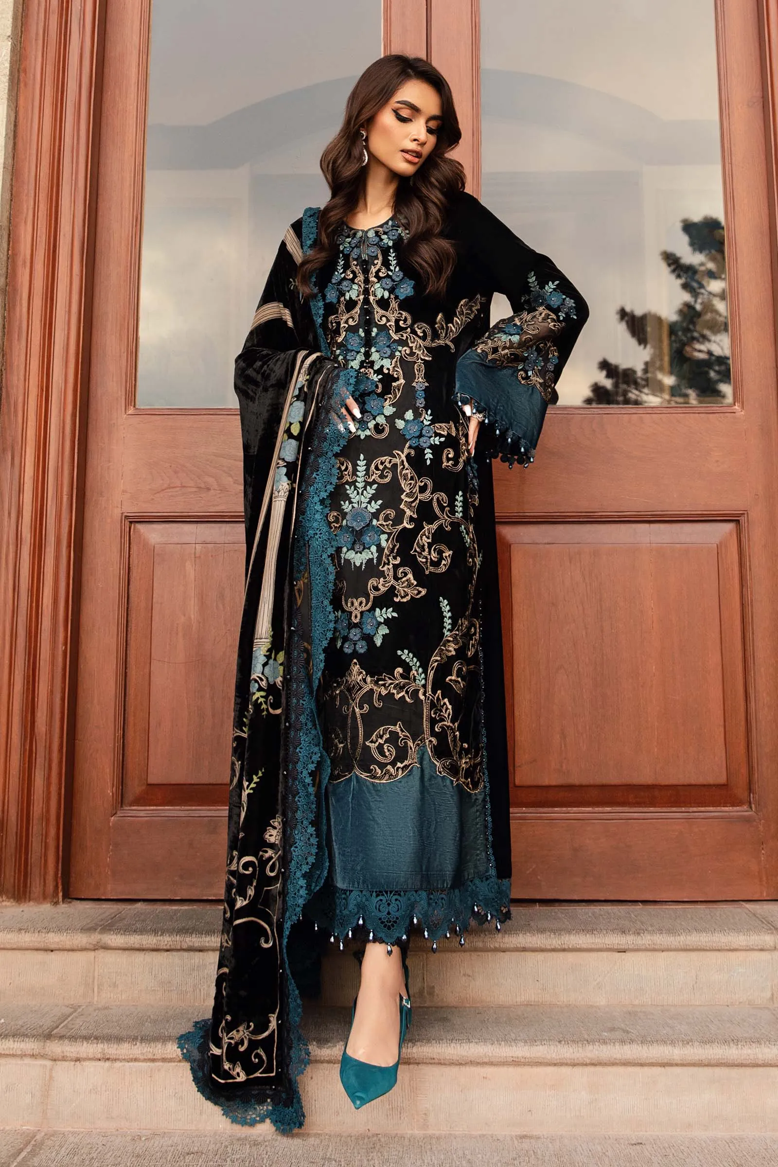 Winter Luxe'24 - 3 Piece Unstitched Embroidered Velvet Suit | DL-1208